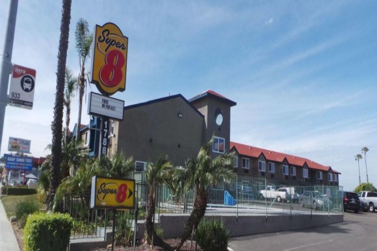 Super 8 By Wyndham San Diego/Imperial Beach Exterior foto